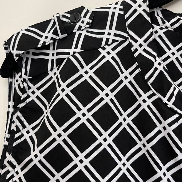 Notations Women's XL Sleeveless Black/White Geometric Print Button Front Blouse - Picture 4 of 7